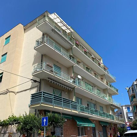 Апартаменти Il Mare In Piazza Альбізола-Суперіоре Екстер'єр фото